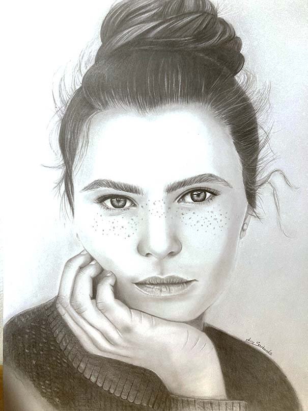Portret kobiety ołówkiem wykonany przez Annę Szotowską